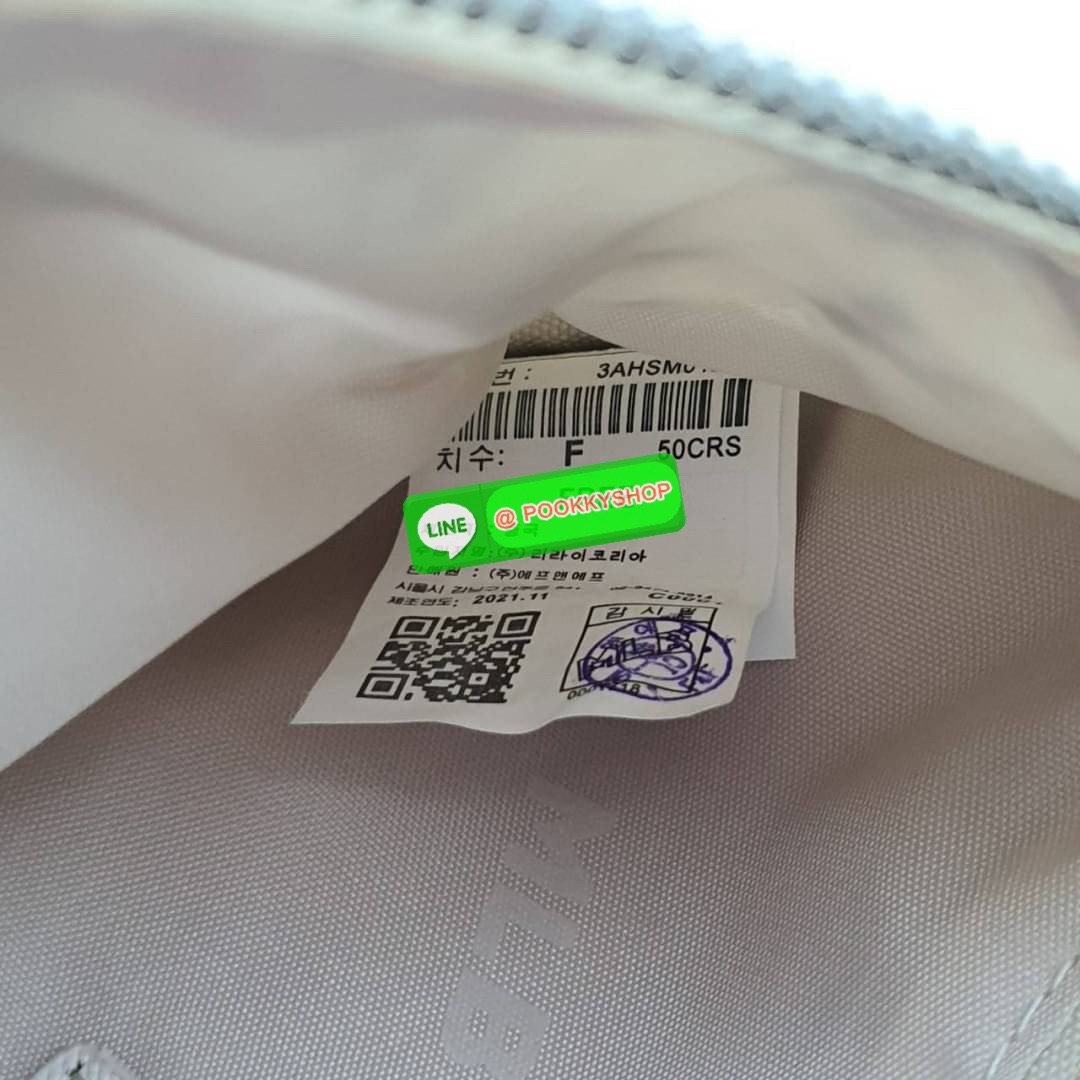 New collection!!! MLB MONOGRAM HIP SACK NEW YORK YANKEES กระเป๋าทรงคาดอก คาดเอว สะพายไหล่ จากแบรนด์ดัง MLB เป็นรุ่นยอดฮิต อีกคอลเลคชั่นที่ขายดี วัสดุ ผ้า NYLON กันน้ำ ด้านหน้าปักโลโก้แบรนด์ อะไหล่แบรนด์ ด้านใน มีช่องซิปแยก 1 ช่อง และ ช่องหลักใหญ่ 1 ช่อง ม