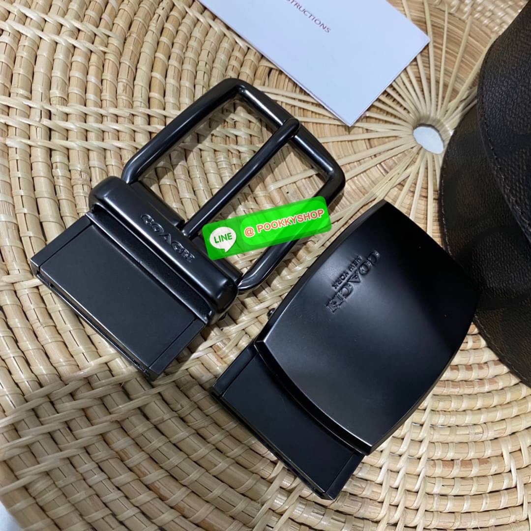 Coach Men’s Belt Double Buckle Double Sided Box Set Belt For Gift Coach Set เข็มขัดสำหรับผู้ชาย ภายในเซทมีสายเข็มขัด วัสดุ PVC 1 เส้น และ หัวเข็มขัด 2 แบบ2สไตล์ หัวเข็มขัดปั้มแบรนด์ รุ่นนี้สามารถหมุนกลับด้านสลับใช้งานง่ายทั้ง2ด้าน สายเข็มขัดปรับระดับได้เจ