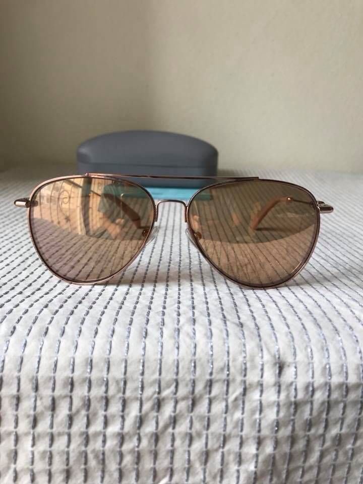 Calvin Klein Jeans CKJ162S สวยมากๆรุ่นนี้พลาดไม่ได้ อุปกรณ์ครบ พร้อมกล่องผ้าเช็ดแว่น กันแดดกันยูวี 100%