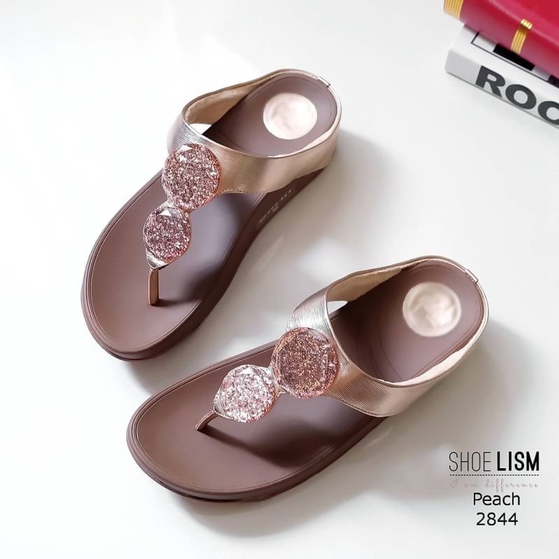 งานใหม่ล่าสุด สวยต้องร้องว้าว ฟินระดับ 10 รองเท้าพื้นสุขภาพ วัสดุพียูนิ่ม ดีเทลสายคีบเพชรสุดหรู พื้นนิ่ม ใส่สบาย ที่กล้าการันตรีความนิ่ม ดีไซน์เกร๋ใส่ได้ตลอดไม่มีเอ้าท์คร้าา!!