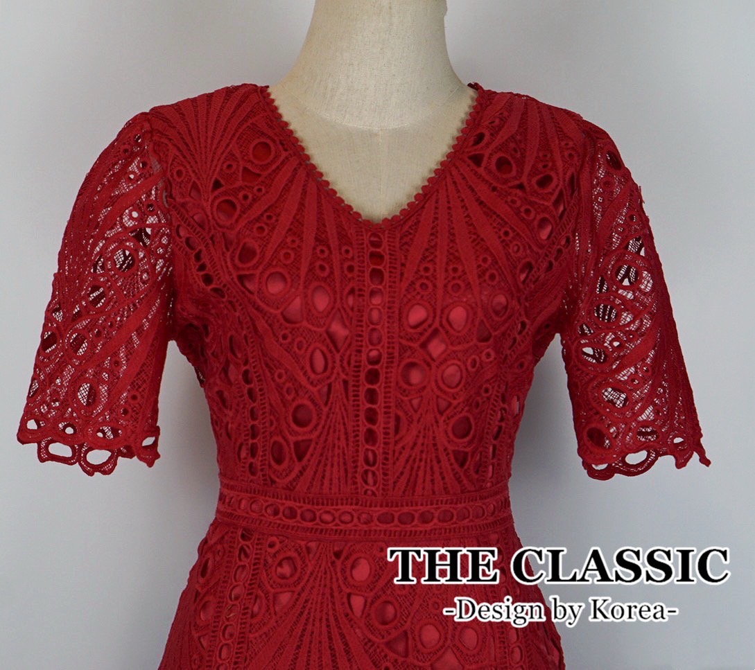 เดรสแฟชั่น เดรสยาวลูกไม้ คอวีแขนสั้น ใช้ผ้าลูกไม้เนื้อหนาอย่างดี ขึ้นลวดลายดอกไม้