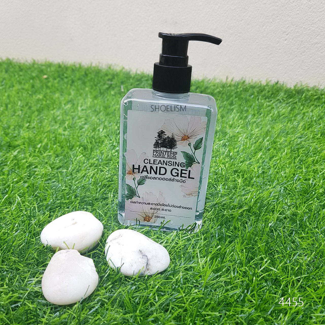 เจลทำความสะอาดมือ โดยไม่ต้องใช้น้ำ มีส่วนผสมจากแอลกอฮอล์มากกว่า 71% ซึ่งมีประสิทธิภาพช่วยลดการสะสมของเชื้อโรค ไวรัส และเชื้อแบคทีเรียต่างๆ ได้อย่างสะอาดปลอดภัย พร้อมทั้งยังบำรุงผิวและถนอมมือจากสารสกัด Organic Aloe Vera Extract, Glycerin, Propylene glycol