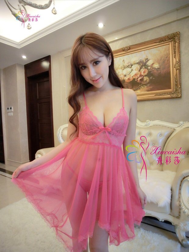 ชุดนอน เซ็กซี่ ซีทรู ชุดนอนสายเดี่ยว เซ็กซี่ แต่งหน้าอก ด้วยผ้าซีทรู ตัวกระโปรง เย็บจีบย่นเล่นระย้า พร้อมชายกระโปรง เล่นระดับ ลูกเล่นเก๋ไก๋ เพิ่มความเซ็กซี่ อย่าบอกใครเลยคะ+จีสตริง เข้าชุด ชุดนอนสายเดี่ยว สีดำเซ็กซี่ แต่งลูกไม้ช่วงอก พร้อมจีสตริง เข้าชุด