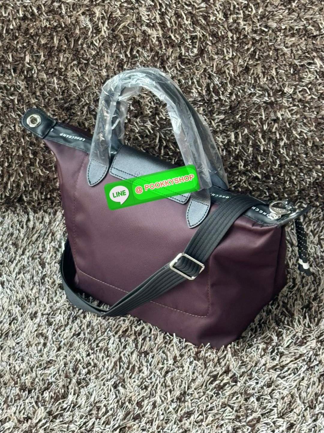 Longchamp LE PLIAGE ENERGY S HANDBAG LE PLIAGE รีไซเคิล ECONYLสไตล์สปอร์ต ทันสมัย และใช้งานได้จริง น้ําหนักเบา กระเป๋าใบนี้เป็นเครื่องประดับที่มีเสน่ห์ในอุดมคติที่จะติดตามคุณในทุกกิจกรรมยามเย็นของคุณ มาพร้อมกับสายสะพายไหล่ปรับได้ สามารถพกพาได้ ทั้งแบบถือแ