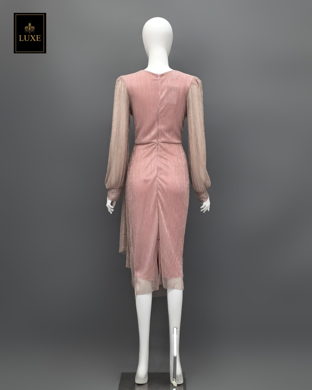 เดรสแฟชั่น เดรสเสื้อคอวีป้ายแขนยาว กระโปรงทรงสอบจับเดรปข้างลำตัว