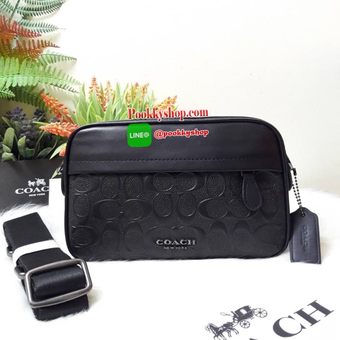 NEW IN !! COACH GRAHAM CROSSBODY IN SIGNATURE LEATHER (COACH F50713) **รุ่นตามหากันเยอะมากๆ** กระเป๋าสะพายข้าง ใช้ได้ทั้งผู้ชายและผู้หญิง โดดเด่นด้วยลาย Signature แบบลาย C นูน สายสะพายถอดได้ สามารถถือเป็นครัชได้ สามารถปรับสายสั้นเป็น คาดอกได้ ขนาดกำลังดี