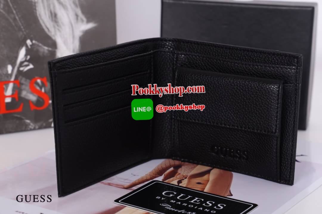 Guess short wallet กระเป๋าสตางค์ใบสั้น ทรงสวย หนังนิ่มมือ น่าใช้ ดีไซน์เรียบหรู ดูแพง ด้านหน้าแต่งโลหะแบรนด์ อะไหล่เงินสวย ตามแบบฉบับแบรนด์ ด้านในมีช่องใส่นามบัตร และธนบัตร และมีช่องสำหรับใส่เหรียญ ใบจริงสวยน่าใช้มาก สาวๆ หนุ่มๆ ห้ามพลาดเลยค่ะ