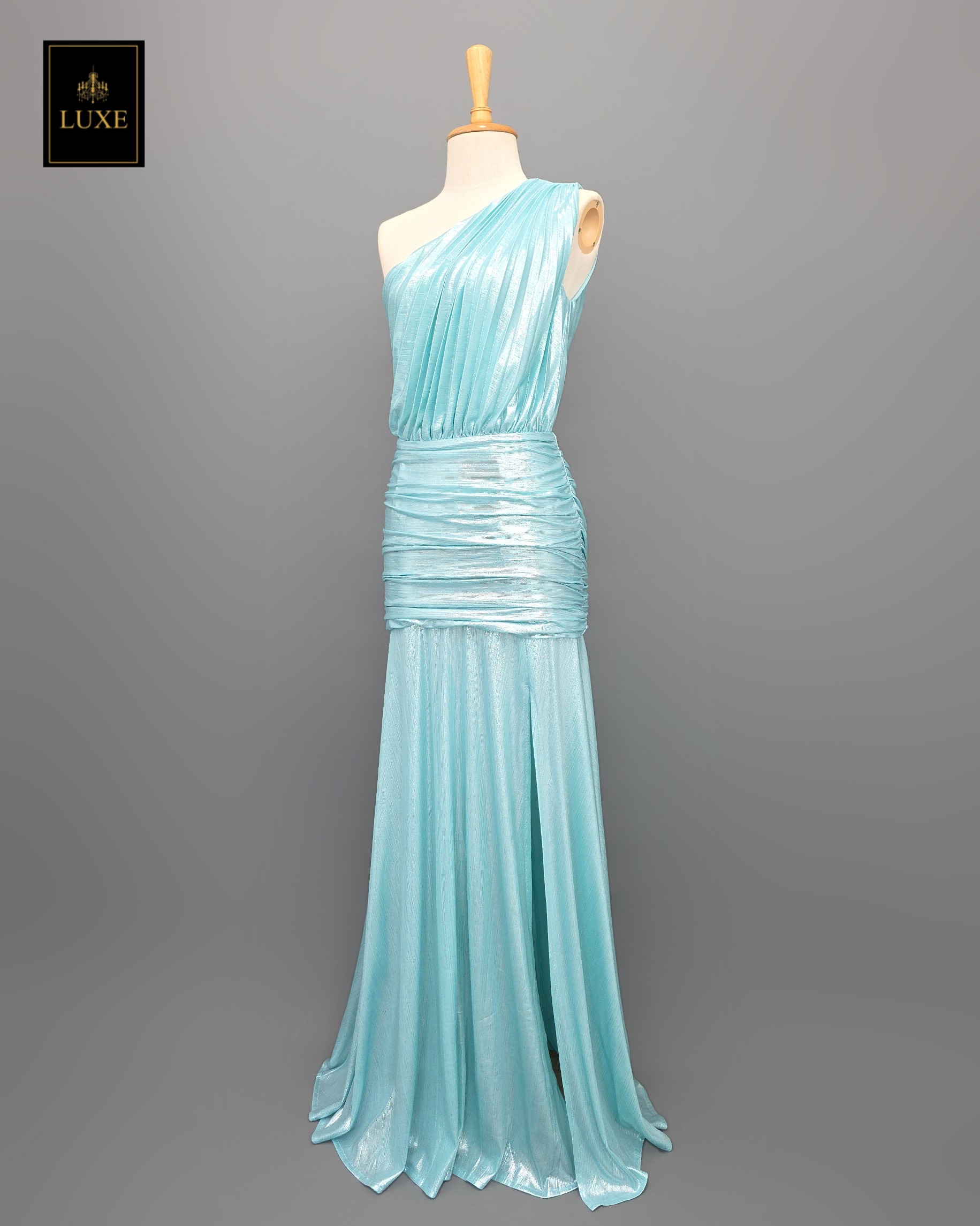 เดรสแฟชั่น แม็กซี่เดรสเสื้อไหล่เดียวอัดพลีท กระโปรงเข้ารูปตรงสะโพก