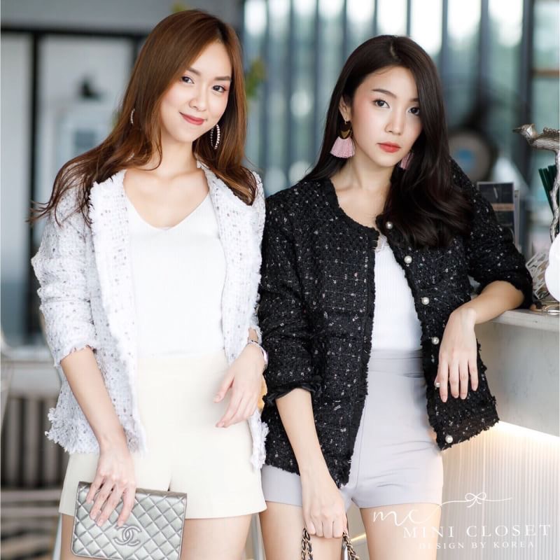 Lady CoCo Pearl Blazer เสื้อคลุมทวีตชาแนลเนื้อผ้าดีสุด มีซับในทั้งตัว ไม่ย้วย กระดุมมุกเลอค่าสุด งานเกรดพรีเมียม แมตช์ชุดเรียบให้ดูหรู งานตัวนี้แม่ค้าขอนำเสนอ ใส่สวยดูแพงมากค่ะ
