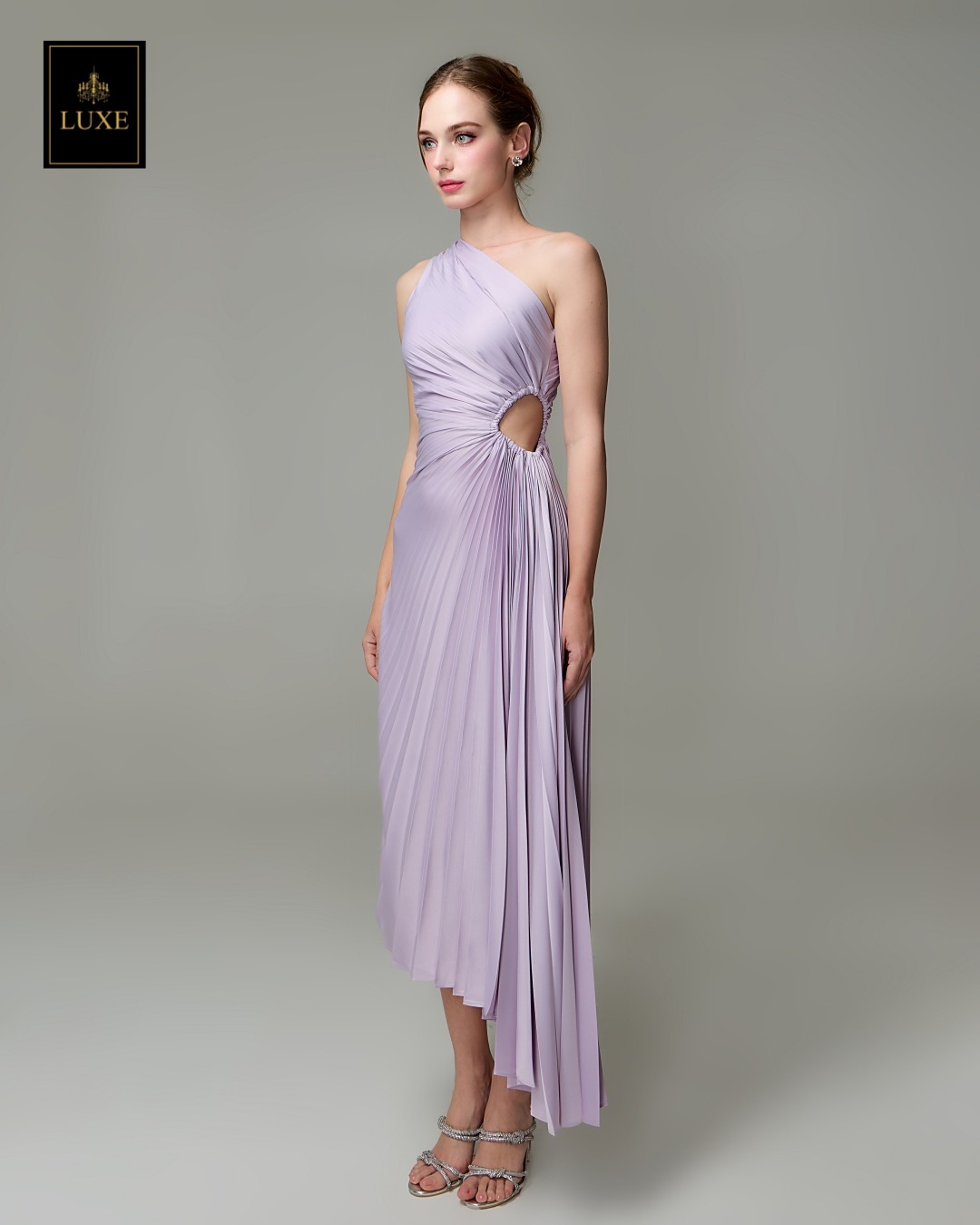 เดรสแฟชั่น เดรสเสื้อไหล่เดียว กระโปรงยาวชายเฉลียง อัดพลีททั้งตัว