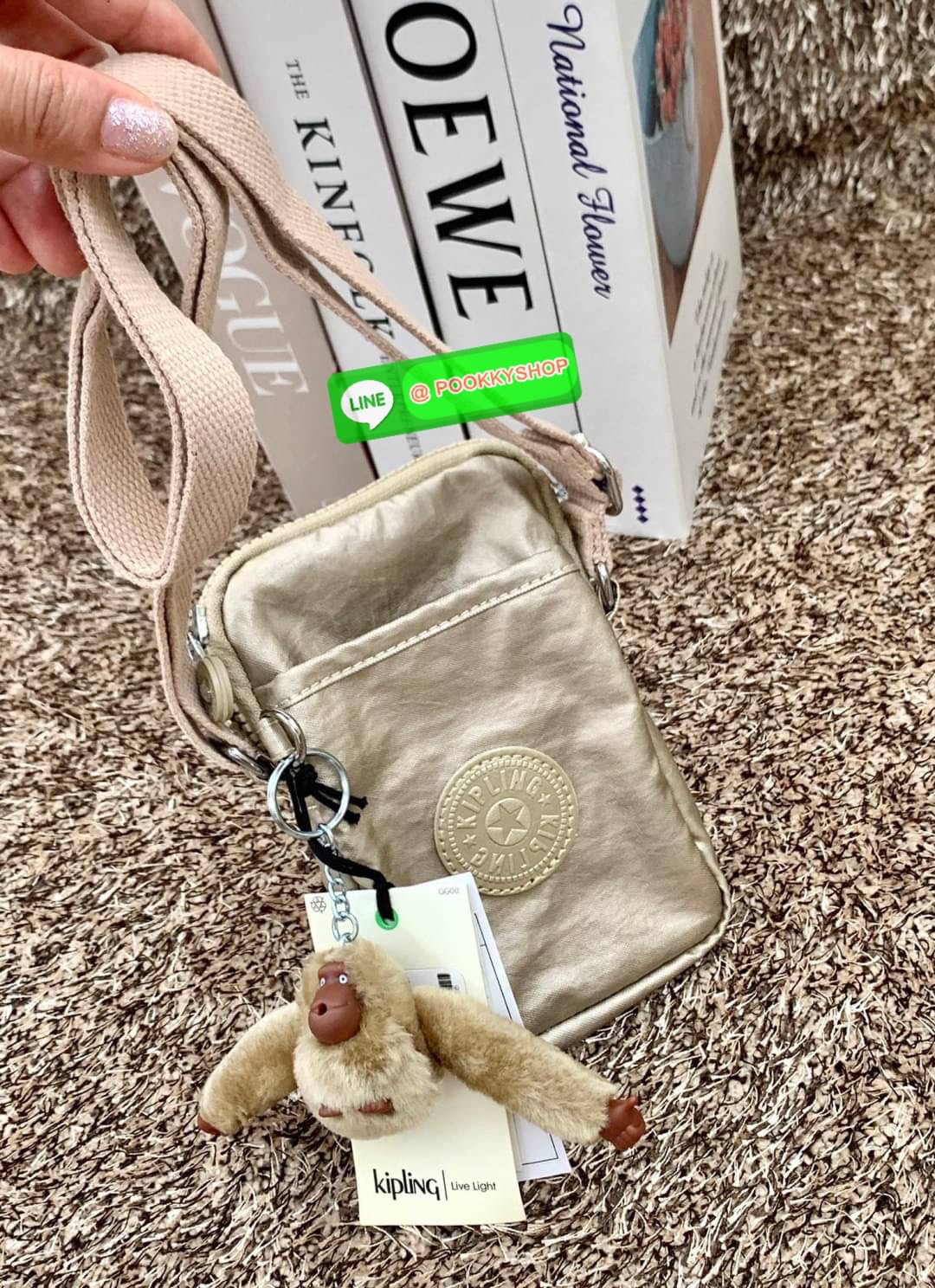 KIPLING TALLY KI1079 🎯ไม่มีใครไม่รู้จักกับแบรนด์ดังฝั่งเบลเยียม อีกหนึ่งแบรนด์ที่สาวๆต้องมีติดตัวอย่างน้อย1ใบค่าา 🔺กระเป๋าสะพายข้าง วัสดุไนล่อนอย่างดี เคลือบกันน้ำ