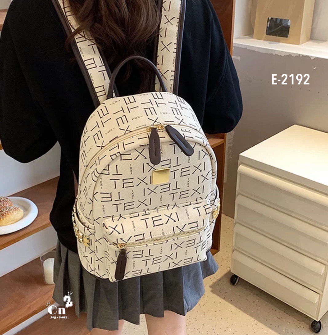 มาแล้วค่า เป้ Collection ใหม่ล่าสุด สวยไม่ไหว รุ่น everyday bag เป้ได้ สะพายได้พกใบเดียวจบ งานซิปใช้งานง่ายค่า
