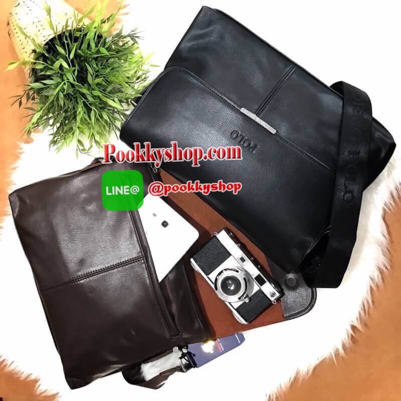 ReStock! ใครที่พลาดรอบที่แล้ว รอบนี้ห้ามพลาดนะคะ! POLO MEN CROSSBODY BAG กระเป๋าสะพาย Limited Edition หนังนิ่มเรียบด้านในเป็นหนังกลับเปิดปิดด้วยฝาปิดแม่เหล็กซ่อนด้านในพร้อมซิปสะดวกใช้ ด้านหน้าปั้มโลโก้ ด้านหลังมีช่องซิป ขนาดกำลังดี น้ำหนักเบา ใส่เอกสาร A4