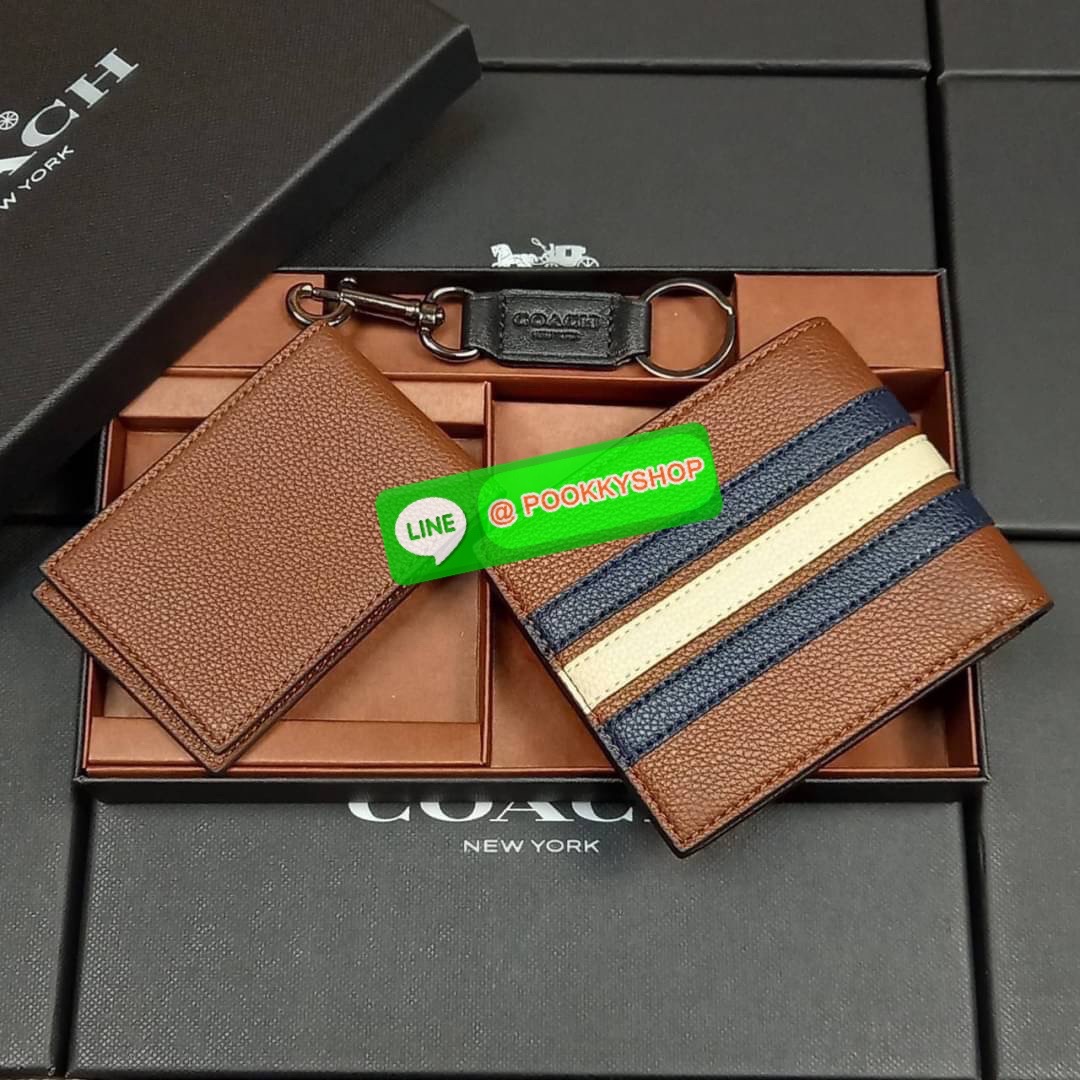 NEW IN💥>>มีกันหรือยัง ใช้แล้วหล่อมากน้า😎//>>COACH 3-IN-1 WALLET WITH VARSITY STRIPE WITH KEY FOB LIMITED BOX (COACH F24649)🍁กระเป๋าสตางค์ มี ID ใบลูก สำหรับใส่บัตรแยก มีพวงกุญแจ ใช้แล้วดูหล่อสุดๆ🔸️**จะใช้เอง หรื