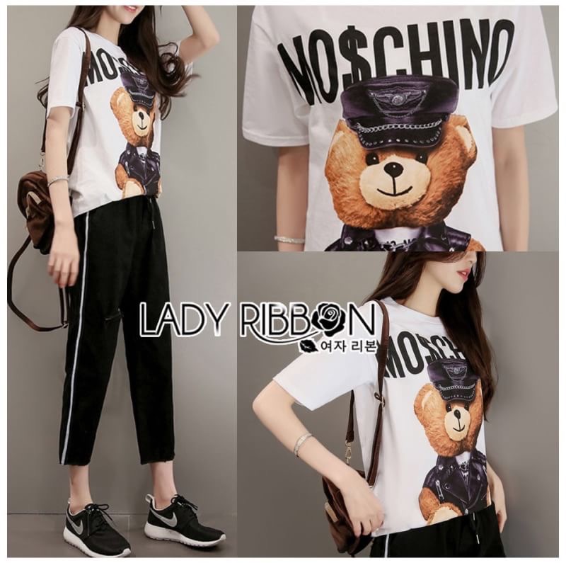 Lady Ribbon's Made Lady Ellen Street Chic Printed T-shirt and Sweat Pants Set เซ็ตเสื้อทีเชิ้ตพิมพ์ลายและกางเกงวอร์มสไตล์สตรีท ลุคนี้เป็นสไตล์แบรนด์ Moschino แบบสตรีทเก๋ๆ ตัวเสื้อเป็นเสื้อยืดแขนสั้น ตรงกลางพิมพ์ลายตุ๊กตาหมี ส่วนกางเกงเป็นการเกง Sweat