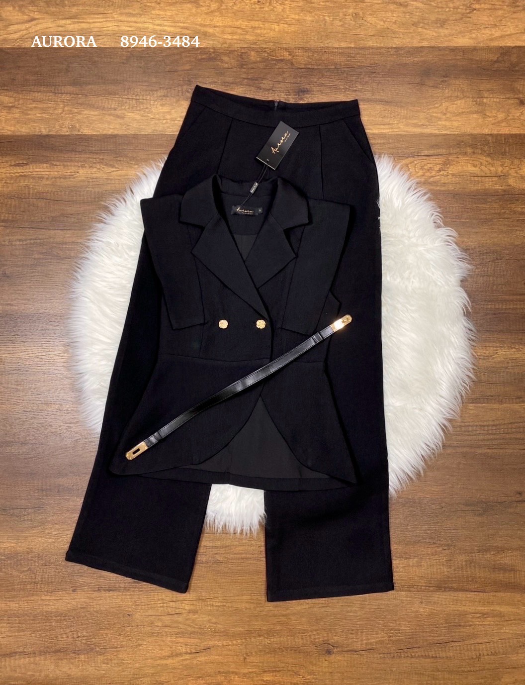 ชุดเซทแฟชั่น เซตสีดำ เสื้อดีไซน์เก๋ กระดุมหน้าสีทอง สวยหรูโดดเด่น ซับในอย่างดีทั้งตัว