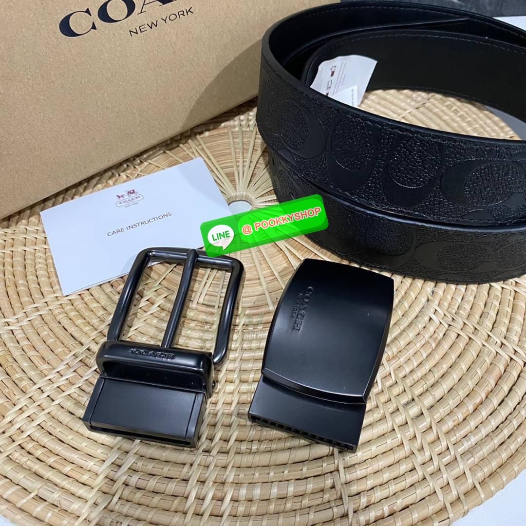 Coach Men’s Belt Double Buckle Double Sided Box Set Belt For Gift Coach Set เข็มขัดสำหรับผู้ชาย ภายในเซทมีสายเข็มขัด วัสดุ PVC 1 เส้น และ หัวเข็มขัด 2 แบบ2สไตล์ หัวเข็มขัดปั้มแบรนด์ รุ่นนี้สามารถหมุนกลับด้านสลับใช้งานง่ายทั้ง2ด้าน สายเข็มขัดปรับระดับได้เจ