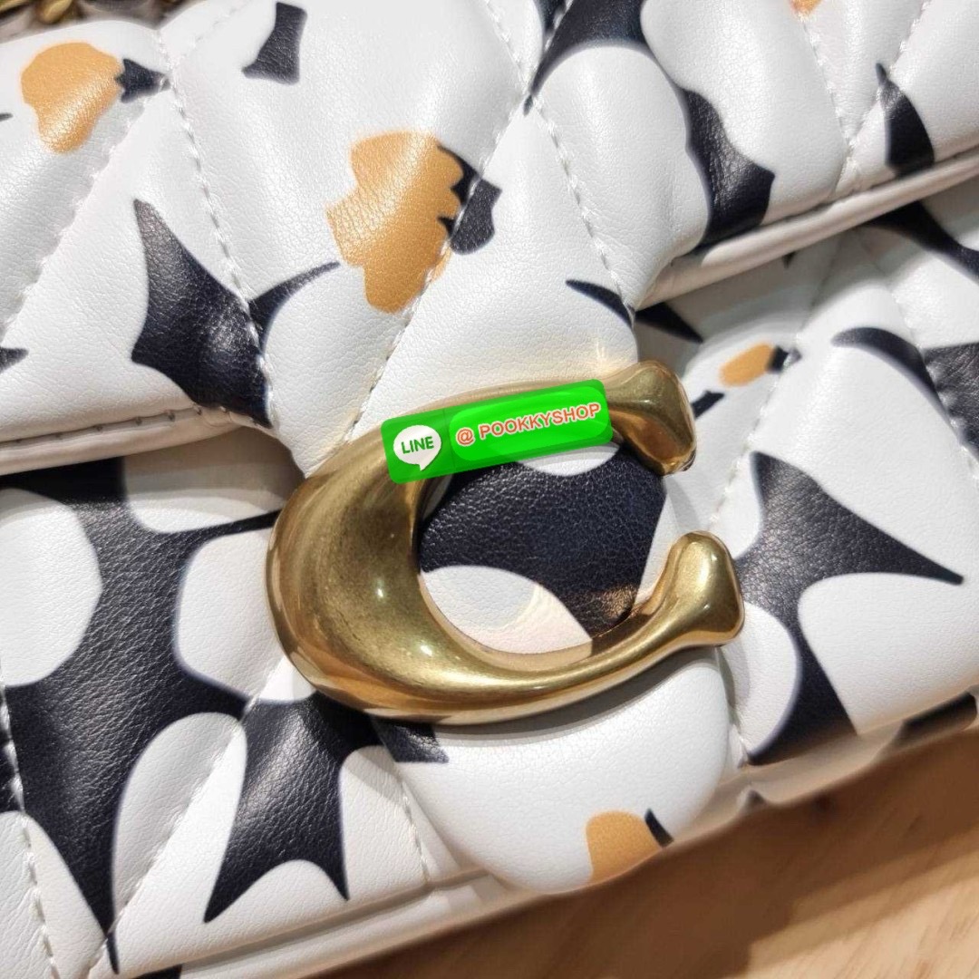 COACH CR702 TABBY SHOULDER BAG 20 WITH QUILTING AND FLORAL PRINT 🔆 Details ไอเท็มใหม่ สวยเกินเรื่องไปมาก! ดีไซน์ลวดลายดอกไม้สดใสตัดกับโทนสีคลาสสิคได้อย่างลงตัว