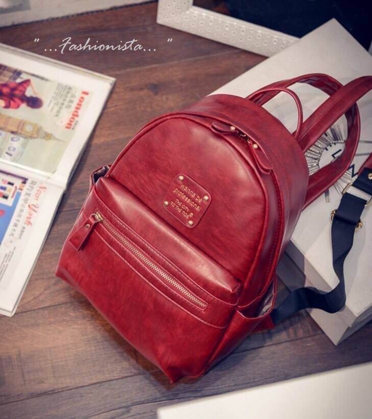 รุ่นนี้ถามกันมาเยอะ จัดมาเพิ่มให้อีกรอบ งานลายนูน 3มิติ ไม่ใช่สกรีนลาย พร้อมส่งครบสีเลยค่ะ!! HOT ITEM KOREA BACKPACK พร้อมส่งจ้าา แบบขายดี คุณภาพเริ่ด กระเป๋าเป้แบ็คหนัง pu เน้นจุดเด่นที่ตัวหนังที่ผสมผสานเนื้อแมทสีพื้นตัดต่อหนังลายงูนูนมีมิติสวยลงตัวมาก ว