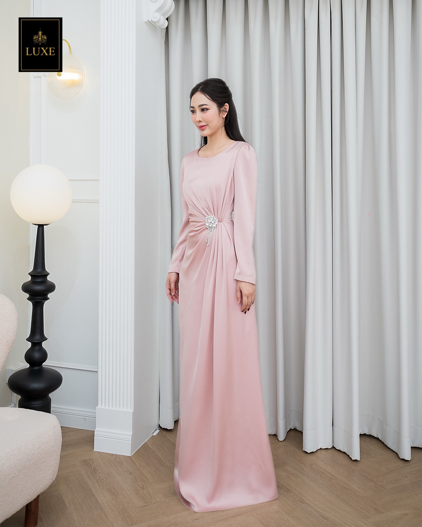 เดรสแฟชั่น แม็กซี่เดรสเสื้อคอกลมแขนยาว กระโปรงยาว ชายกระโปรงบาน