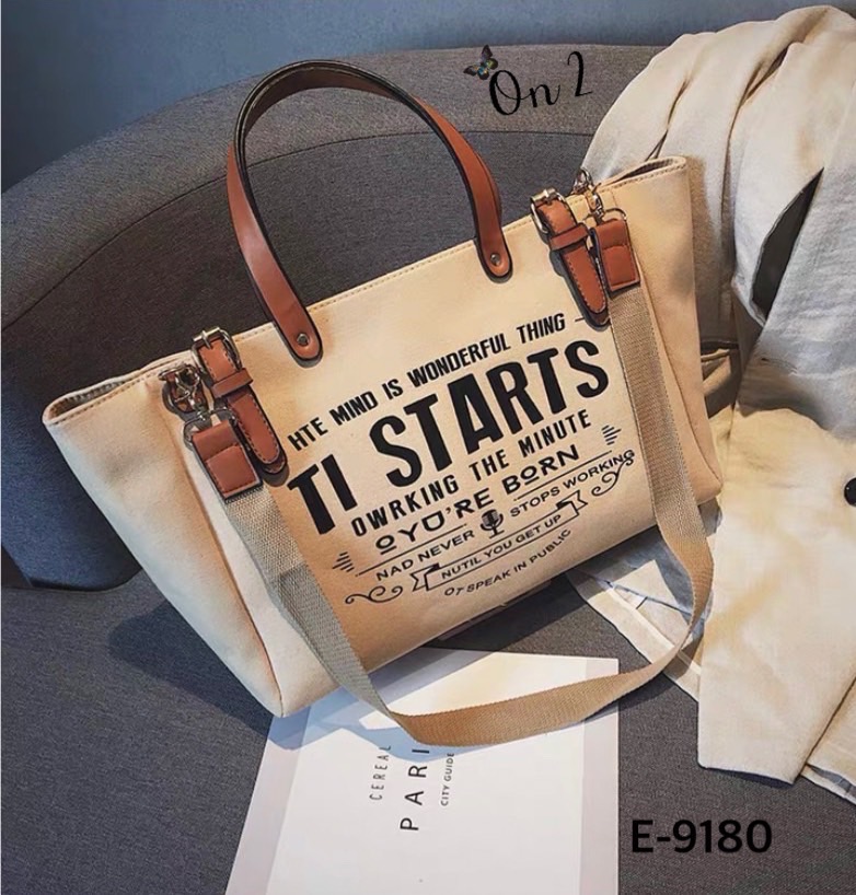 กระเป๋าสะพาย Shopping มาใหม่ หน้าพิมพ์ตัวอักษรภาษาอังกฤษ สายถือแต่งหนัง มาพร้อมสายสะพายยาว