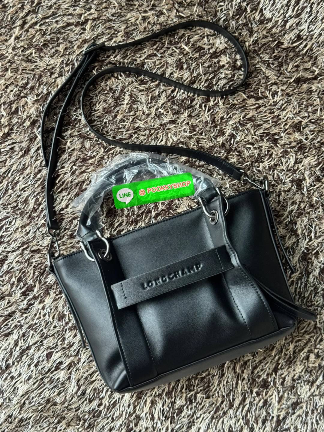 💕LONGCHAMP 3D S HANDBAG กระเป๋าใบนี้สามารถเป็นแบบ cross-body ได้ด้วยสายสะพายไหล่แบบปรับ และยังสามารถถอดออกได้ เมื่อต้องการเป็น Handbag กระเป๋า LONGCHAMP 3D เป็นส่วนหนึ่งของเทรนด์ปัจจุบันด้วยสไตล์สากลที่ทันสมัย ปรับให้เข้ากับวันหยุดสุดสัปดาห์ทําให้