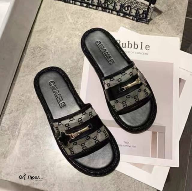 แบบสวยพร้อมส่ง รองเท้าแตะตาข่ายโปร่งใส 3สี มีเส้นคาดหน้า พื้นนิ่มนิยมมาก ใส่สบาย