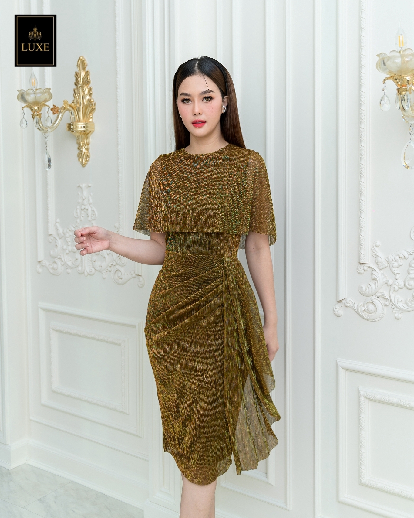 เดรสแฟชั่น เดรสเสื้อคอกลมแขนกุด ดีเทลเป็นเสื้อคลุมไหล่ในตัว