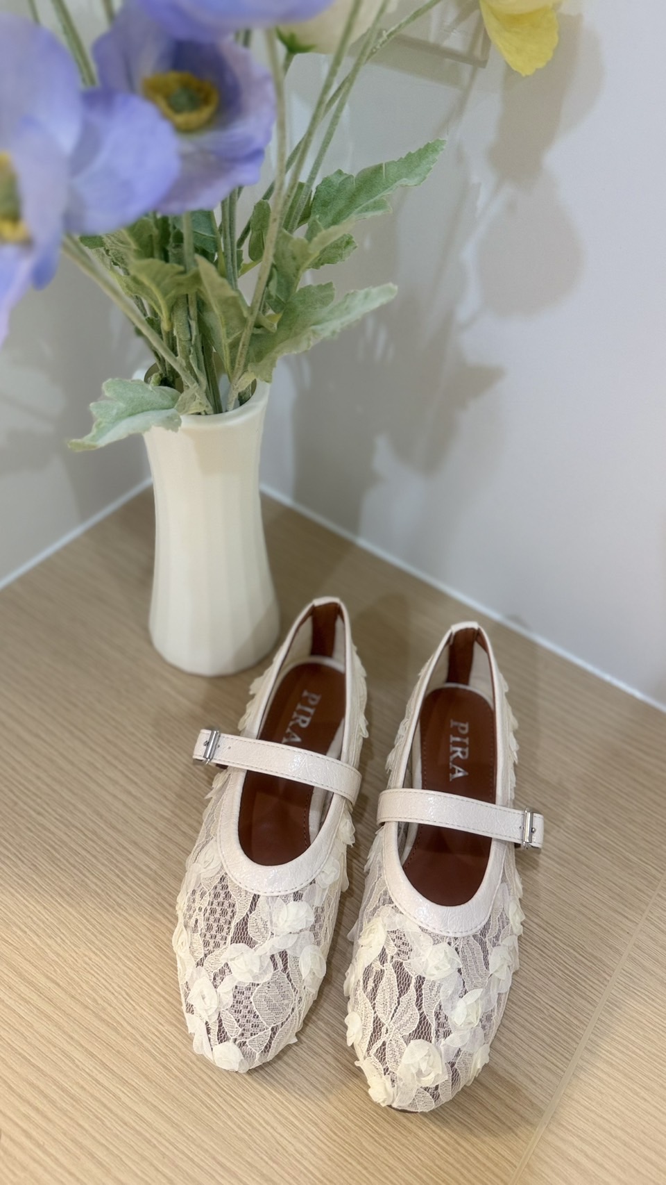 🛒𝙉𝙀𝙒 𝘼𝙍𝙍𝙄𝙑𝘼𝙇.. Mary Jane style 🎉 Flower 🌺 Mary Jane สวยจึ้งไม่ไหว😍 ลูกคุณต้องมี ป้ายยางานสวยมาใหม่ รุ่นนี้ใส่สบาย ดีไซน์เก๋ น้องเป็นทรงหัวมน ใส