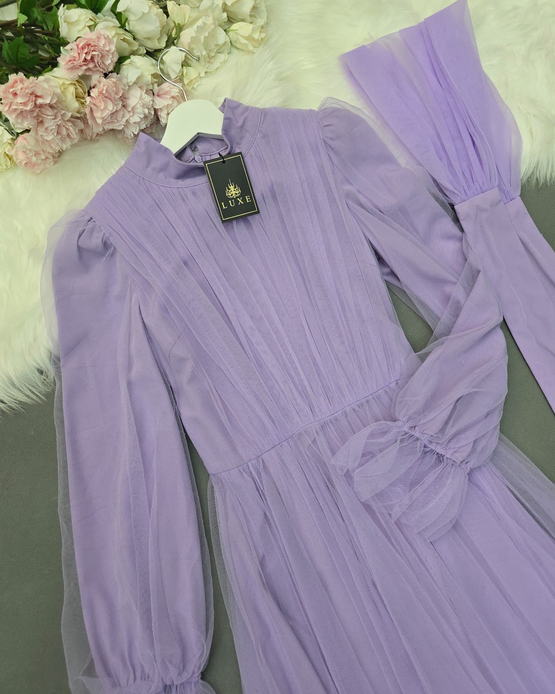 เดรสแฟชั่น แม็กซี่เดรสเสื้อคอปีนแขนยาว กระโปรงบานต่อชายรูดระบายรอบตัว มีโบว์ผูกเอว