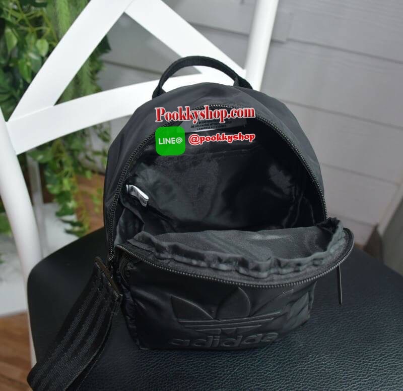 Adidas Mini shoulder bag & Backpack กระเป๋าเป้สะพายหลัง ขนาดmini เปิด-ปิด ด้วยซิป วัสดุ Nylon น้ำหนักเบา ภายโล่ง ใส่โทรศัพท์ กระเป๋าตังค์ได้ มีช่องซิปด้านหน้า1ช่อง มีสายสะพาย2เส้น สะพายข้างหรือเป้ได้ สีน่ารักๆ เข้าได้กับเสื้อผ้าทุกสีเลยค่า!!