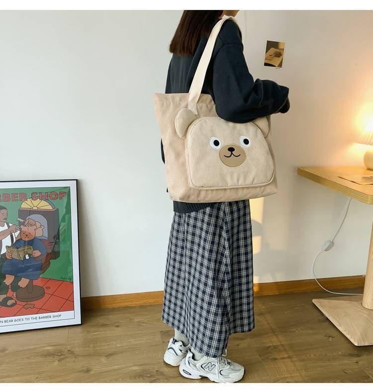 รุ่นใหม่ พร้อมส่ง!!!!!!! Shock Bear bagv(BP) ใครเห็นก็ต้องเอ็นดูว เจ้าหมีน้อย มาในผ้าลูกฟูก เพิ่มมิติด้วยช่องหน้าแต่งหูน้องหมี ประโยชน์ใช้สอยก็ไม่เบา ใบใหญ่จุเยอะ