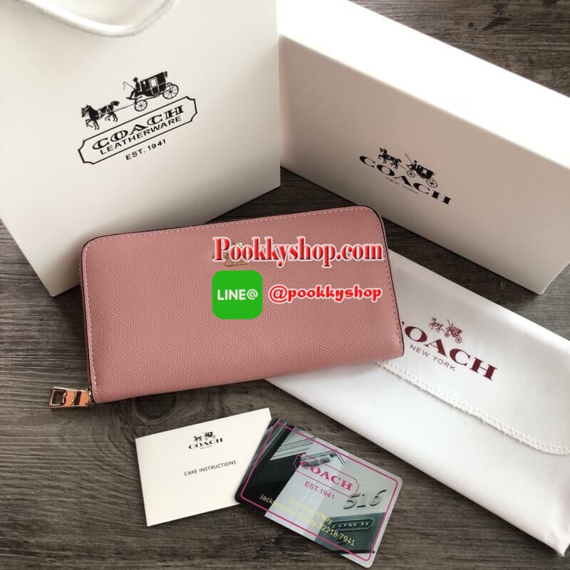 COACH Women Accordion Zip Wallet in Embossed Textured Leather กระเป๋าสตางค์ใบยาว เปิด-ปิดกระเป๋าด้วยซิปรอบ ด้านในมีช่องใส่บัตร ช่องใส่ธนบัตร และช่องซิปใส่เหรียญค่ะ ด้านหลังมีช่องใส่บัตร 1 ช่อง