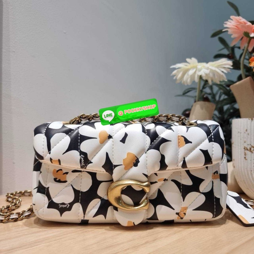 COACH CR702 TABBY SHOULDER BAG 20 WITH QUILTING AND FLORAL PRINT 🔆 Details ไอเท็มใหม่ สวยเกินเรื่องไปมาก! ดีไซน์ลวดลายดอกไม้สดใสตัดกับโทนสีคลาสสิคได้อย่างลงตัว