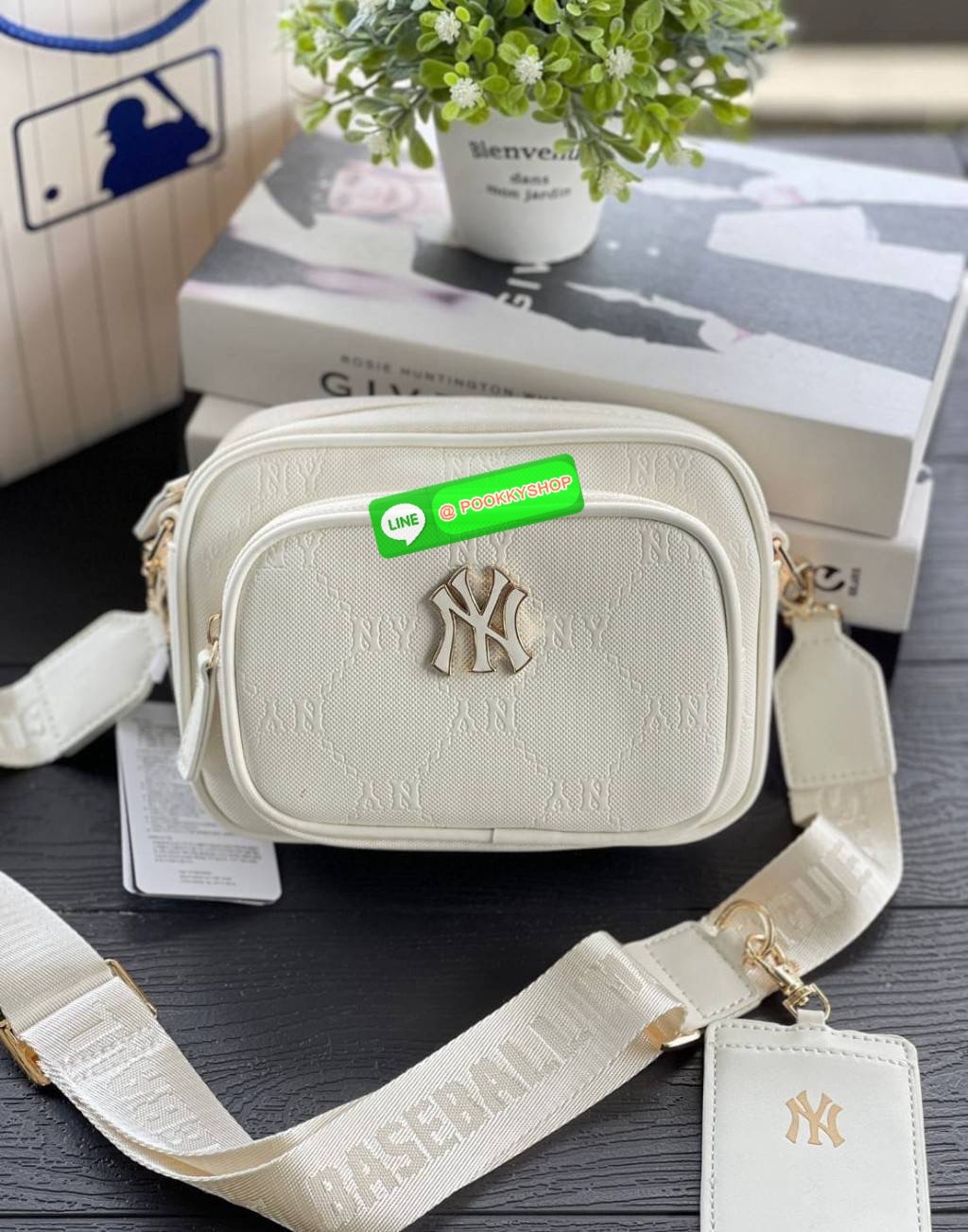 MLB แท้ Outlet กระเป๋าทรงกล่อง มีซิป 2 ช่อง ใส่ของได้เยอะ สายสปอร์ตสุดเก๋ มาพร้อมที่ห้อยบัตร