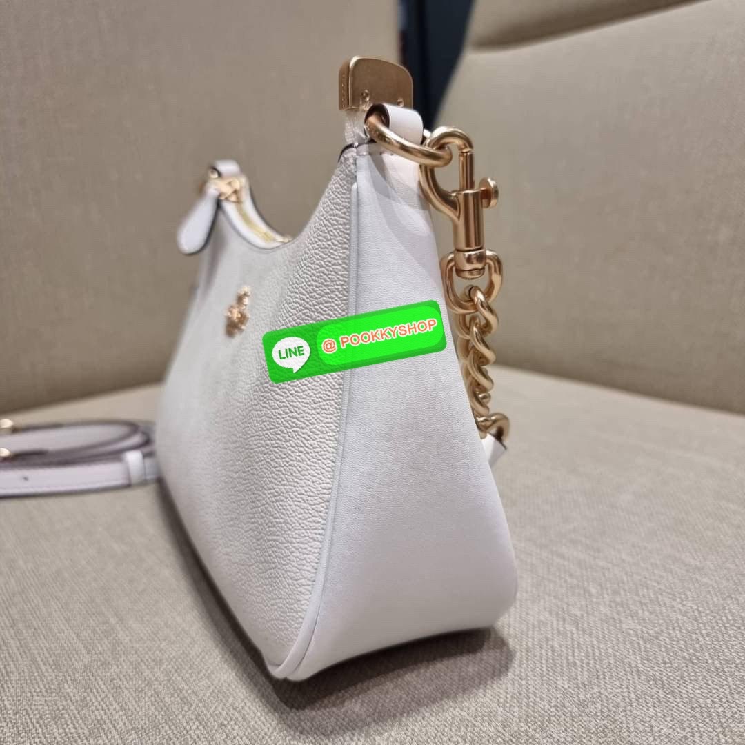 COACH CA548 TERI SHOULDER BAG IN SIGNATURE CANVAS คอลเลคชั่นใหม่ล่าสุด ที่สาวๆรอคอย กระเป๋าสะพายไหล่กึ่งทรงพอช พร้อมเสิร์ฟความสวยถึงบ้านไปเลยก่อนใคร แบบไม่ต้องพรีฯ ด้วยดีไซน์คลาสสิคที่แอบแฝงความเรียบหรู มาพร้อมสายสะพาย 2 เส้น เป็นสายโซ่คล้องแขนและสายสะพาย