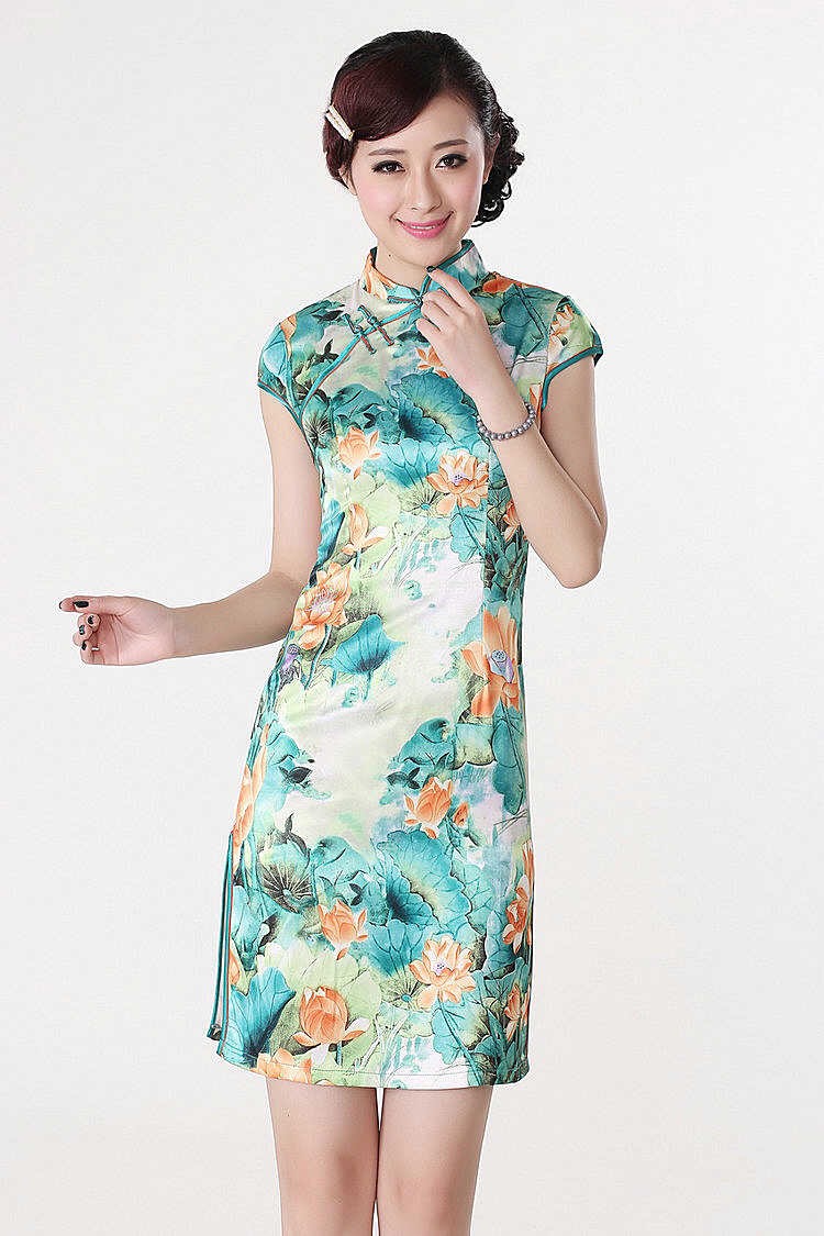 ชุดกี่เพ้า ชุด กี่เพ้าประยุกต์ เนื้อผ้าไหม ลายดอก สีโทนเขียว แต่งปลายขลิบ เนื้อผ้าสวยหรู งานเนี๊ยบมากคะ Size M