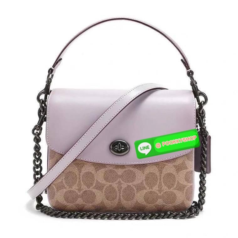 COACH 89089 CASSIE CROSSBODY 19 IN SIGNATURE CANVAS คัมแบ็คแล้วจ้า!! เรียบหรู ดูดี ต้องไอเท็มนี้เลย!! กระเป๋าสะพายข้าง สุดพิเศษ!! มีสายมาให้ถึง 3 แบบ!! สลับใช้แมทช์ตามสไตล์ได้เลย วัสดุหนังแคนวาสสลับหนังแท้ บอกเลยว่าสวยทุกสีนะคอลนี้ เปิด-ปิดด้วยตัวบิดล็อค
