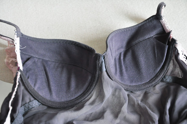 ชุดนอนซีทรู เซ็กซี่ สีเทา แต่งลูกไม้ชมพู สไตล์จั๊มสูท ผ้ายืดซีทรู สวมใส่สบาย งานนอก เกรดพรีเมี่ยม ขนาด B80/75C