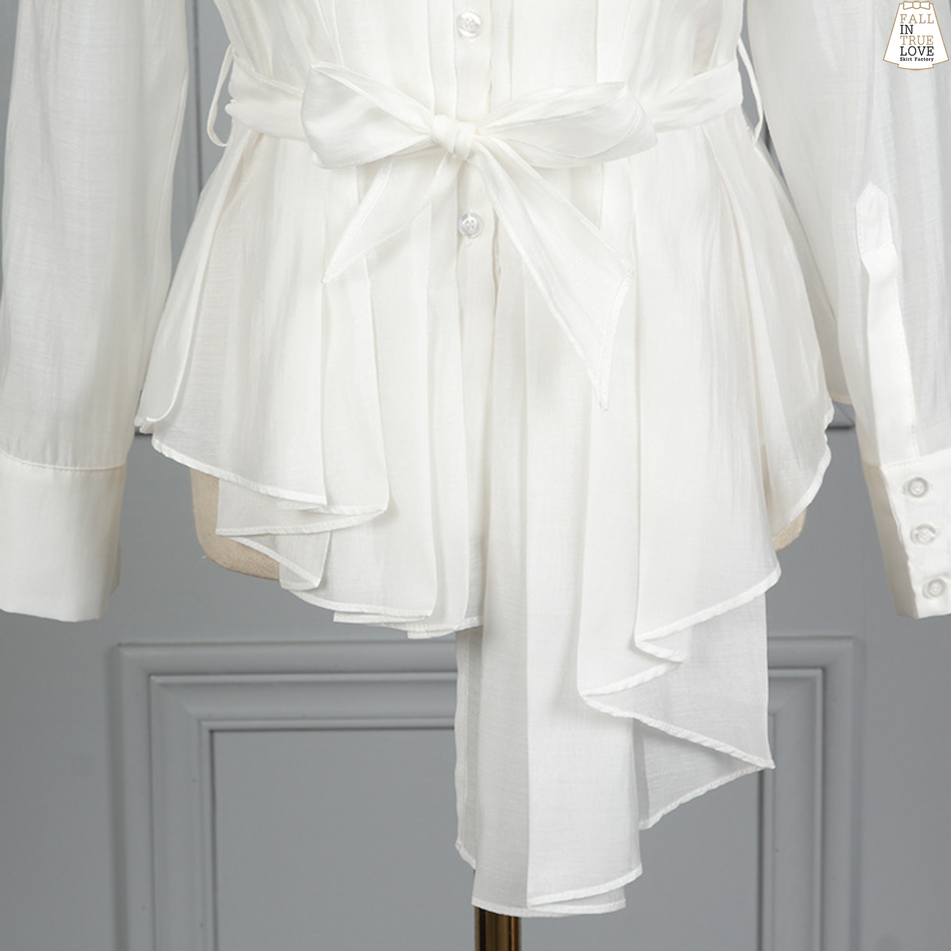 เสื้อแฟชั่น เสื้อเชิ้ตคอวีจับจีบทวิสต์ช่วงตัวรอบตัวหน้าหลังแบบเรียบหรู