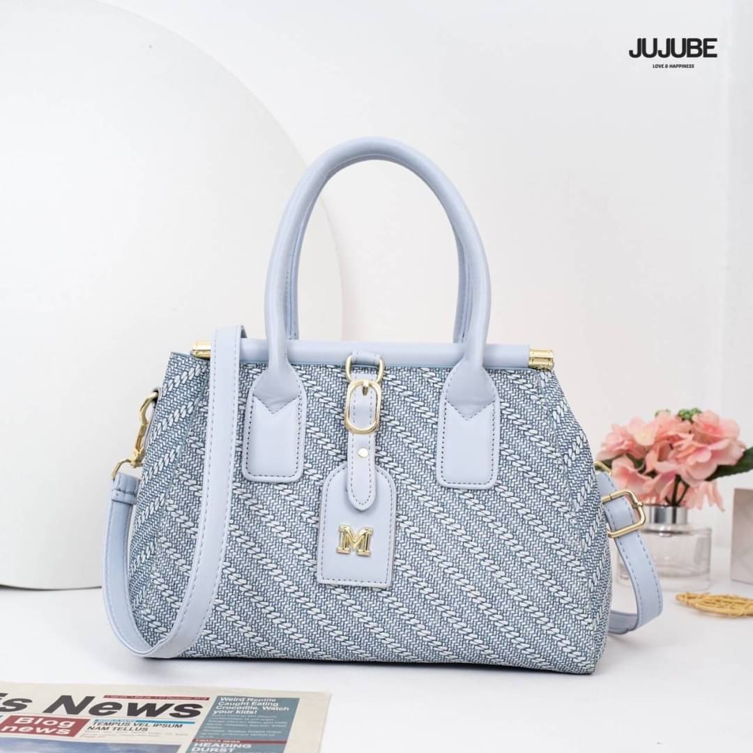กระเป๋าสะพายข้างผู้หญิง แบรนด์ jujube ใบใหญ่ งานมี 3 ช่อง จุของได้เยอะมาก