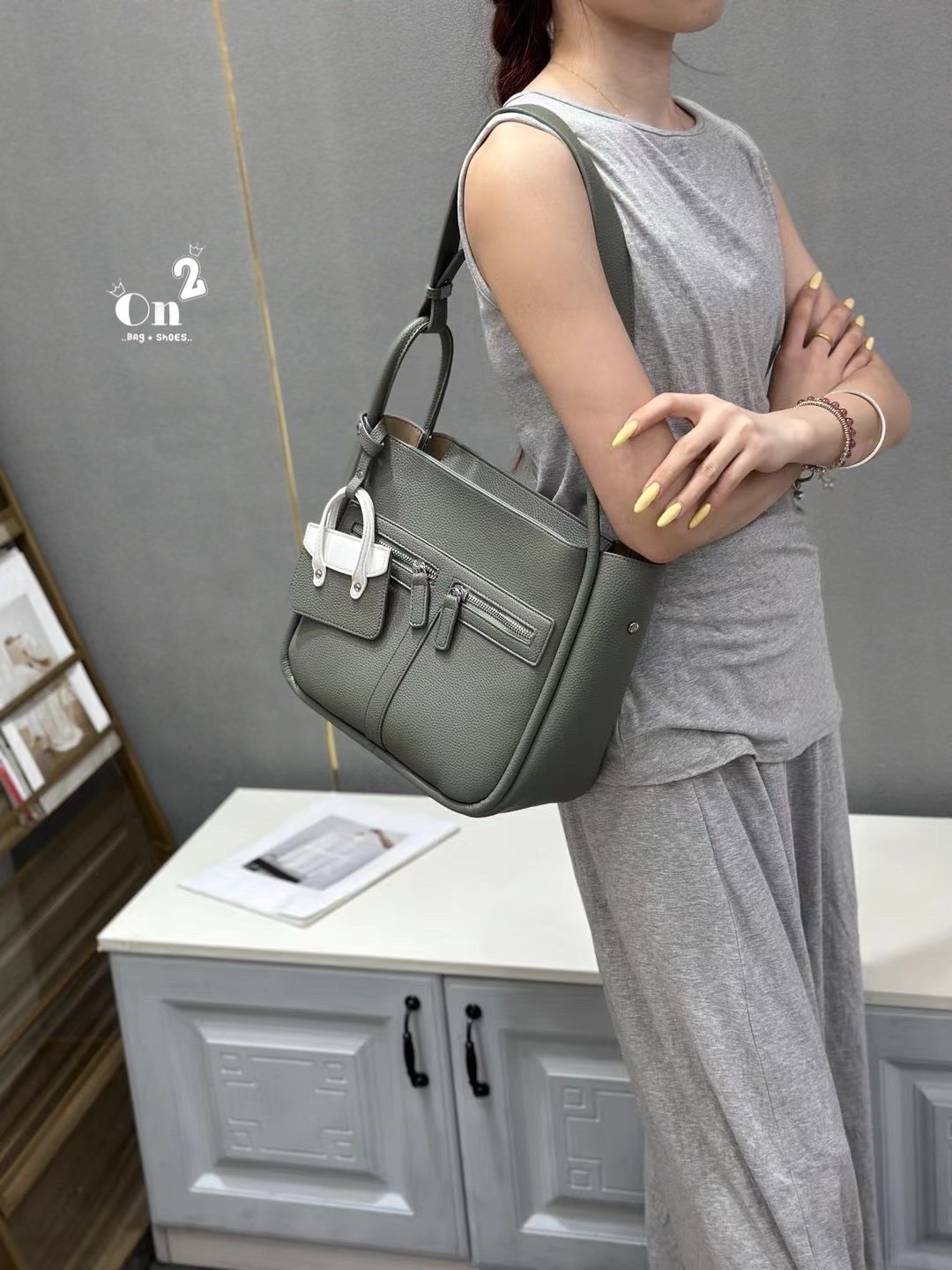 📣 Brick ซิปคู่ PU Bag 🔥 ▪️กระเป๋าสะพายไหล่ &สะพายข้าง วัสดุเป็นหนัง PU มีสายยาวให้ 1เส้น ทรงสวยมากก❤️