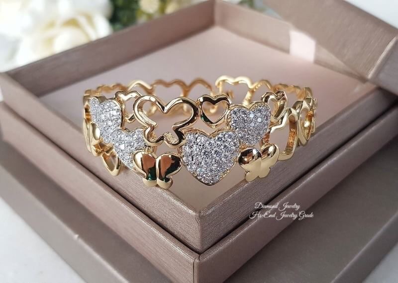 New Arrival !!!! Diamond Bangle กำไลเพชรงานสวยมากกกกก เพชร CZ แท้ งานฝังเป๊ะมากกกกกกก หายากคะ ห้ามพลาดเลยสาวๆ ใส่ออกมาสวยแน่นอนคอนเฟิมคะ ใส่ออกมาสวยมว้ากกกกกกๆๆๆๆๆๆ เลอค่ามากๆค่ะ