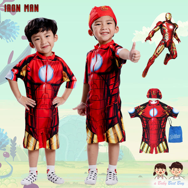 '' ( For Kids ) Swimsuit for Boy ชุดว่ายน้ำเด็กผู้ชาย Super Hero Iron Man บอดี้สูทเสื้อแขนสั้นกางเกงขาสั้น ซิบหน้า สีแดง มาพร้อมหมวกว่ายน้ำและถุงผ้า สุดเท่ห์ ใส่สบาย ลิขสิทธิ์แท้