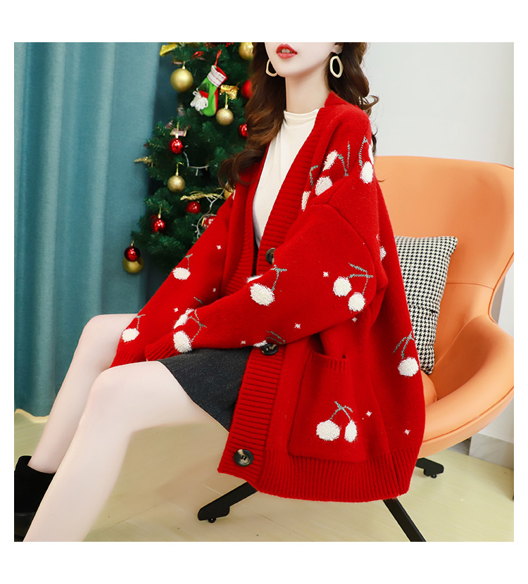 Chelizi sweater cardigan girl red Christmas knitted coat เสื้อกันหนาว งานนำเข้า ผ้านิ่มมาก ไหมพรมเนื้อละเอียด ไม่หนัก ใส่สบาย แต่อบอุ่น แต่งลายเก๋ สีโดดเด่น มีกระเป๋า