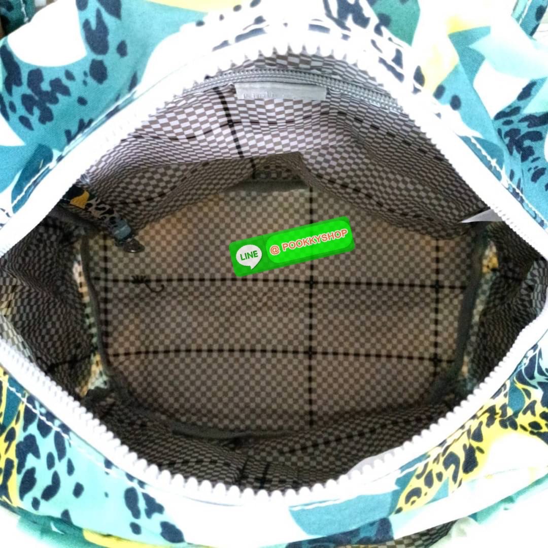 Kipling City Pack Medium Backpack กระเป๋าเป้ Kipling ขนาดกลาง วัสดุ Polyester 100% มีหูหิ้วด้านบน -ด้านหลัง มีซิปหลัง 1ช่องลึก -ด้านข้างมีช่องใส่ของเล็กน้อยทั้ง 2 ด้าน เปิด-ปิด ด้วยกระดุมแม่เหล็ก -ด้านหน้ามีช่องซิปใส่ของแยก 1 ช่อง และ ช่องปรับขนาดด้วยสายล