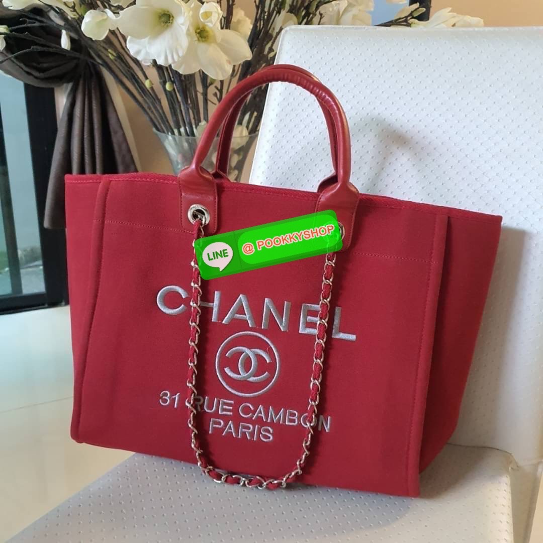 กลับมาพร้อมส่งอีกครั้ง!! รอบนี้มีมาให้เลือก8สี เลยค่ะ กับรุ่นที่สาวๆรอคอย CHANEL CANVAS TOTE BAG จากงานพรีเมี่ยม VIP GIFT รุ่นดังเลยค้า SIZE ใหญ่อลัง ตัวกระเป๋าเป็นผ้า CANVAS เนื้อดีสมราคา อะไหล่เงินปั้มแบรนด์แท้ทั้งใบ ด้านหน้าปัก logo แบรนด์สุดหรู จุของไ