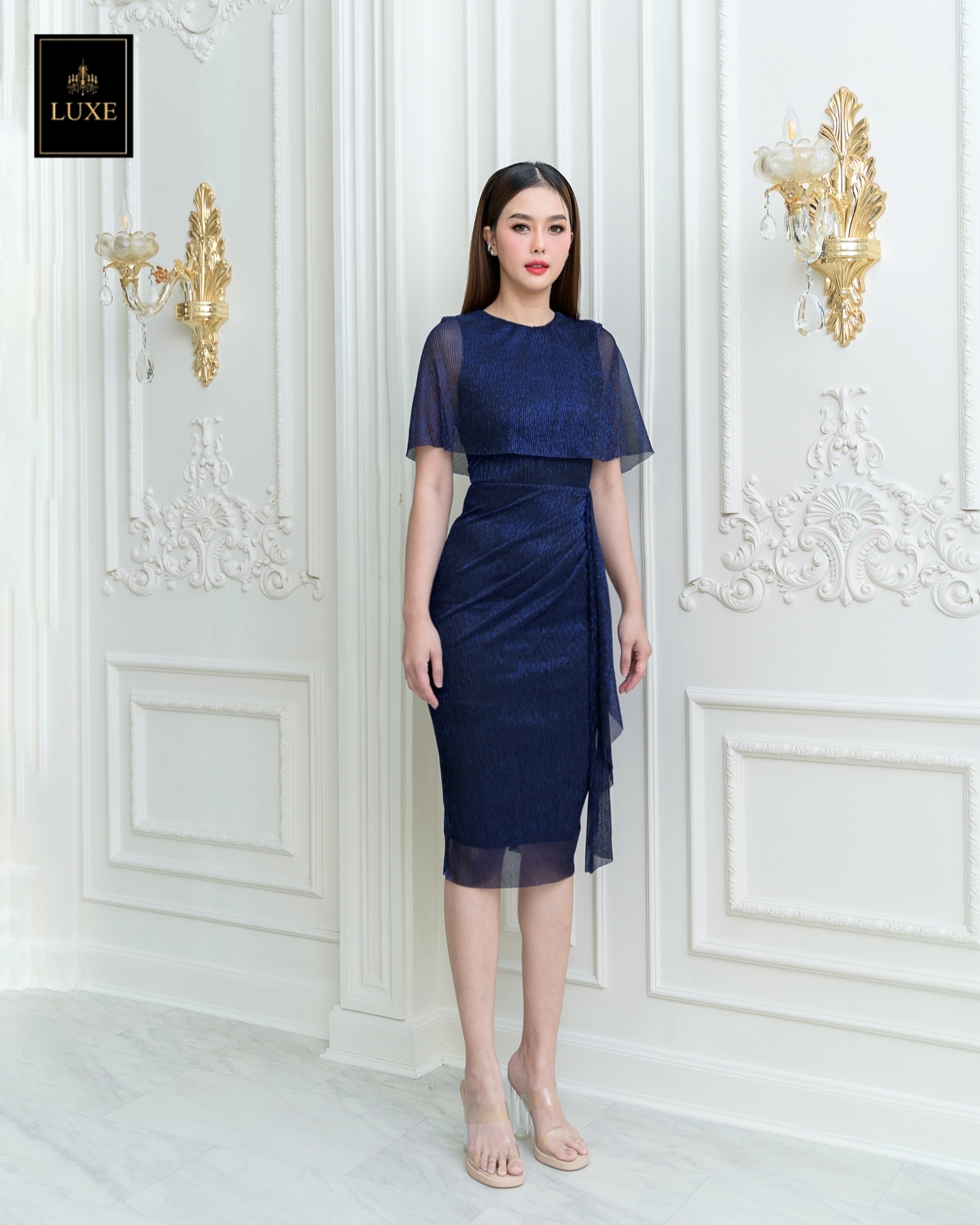 เดรสแฟชั่น เดรสเสื้อคอกลมแขนกุด ดีเทลเป็นเสื้อคลุมไหล่ในตัว