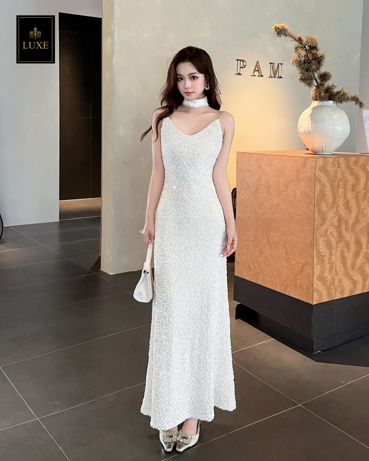 เดรสแฟชั่น เดรสเสื้อสายเดี่ยว กระโปรงยาวทางเอ