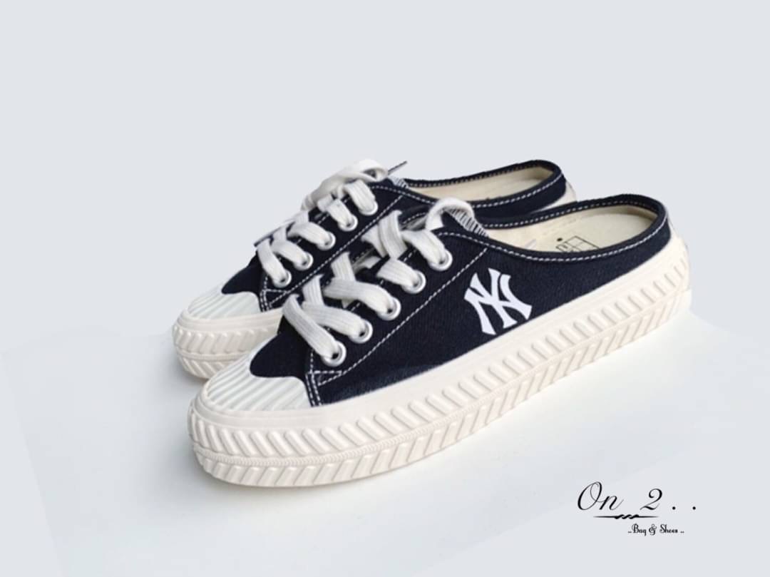 พร้อมส่ง รองเท้าผ้าใบเปิดส้น MLB playball origin mule new york yankees logo NY ส้นสูง 4cm.สวยเท่ห์ เป๊ะปังมาก มา 2 สี พร้อมกล่องแบรนด์